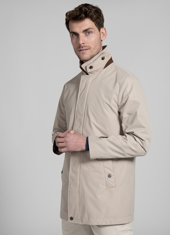 Raincoat in water-repellent fabric