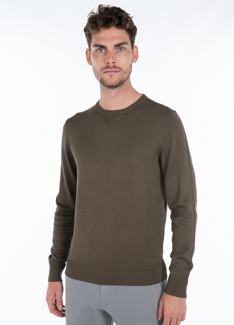 thin crew neck sweater