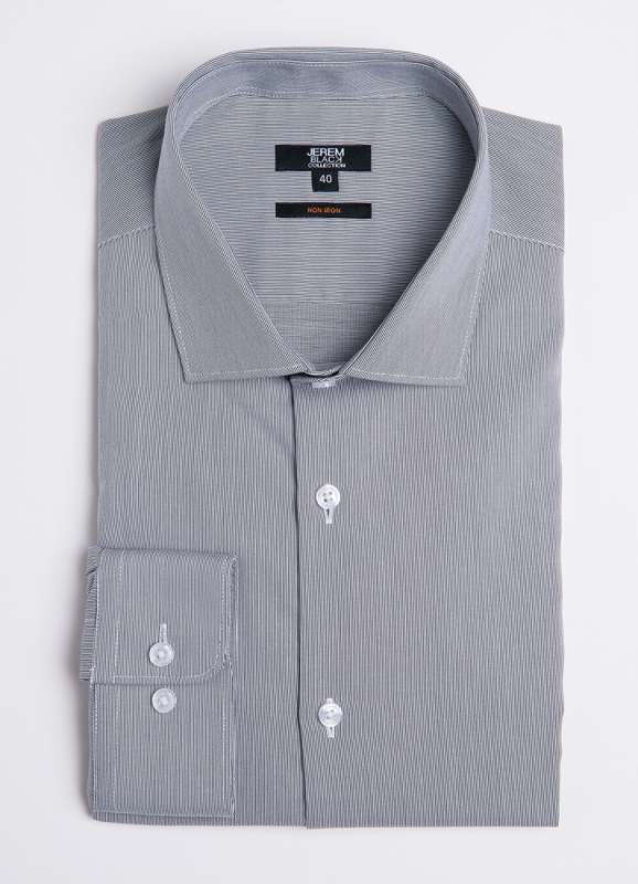 Chemise à fines rayures avec traitement SANS REPASSAGE