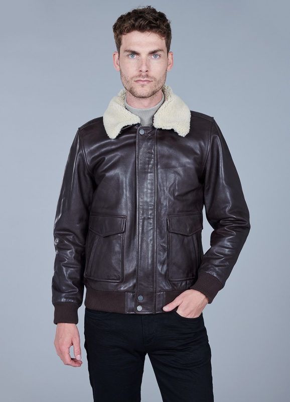 Leather jacket with removable collar