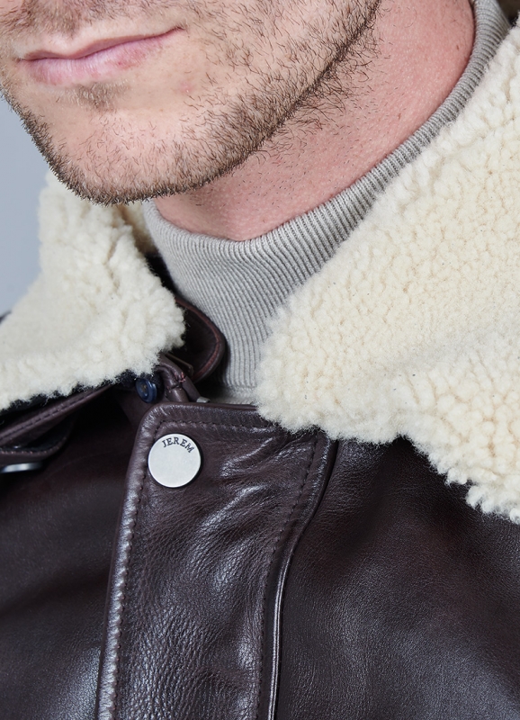 Leather jacket with removable collar