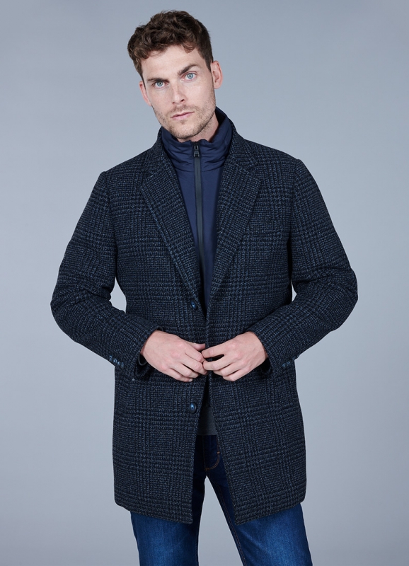 Coat with removable facing and tailored collar