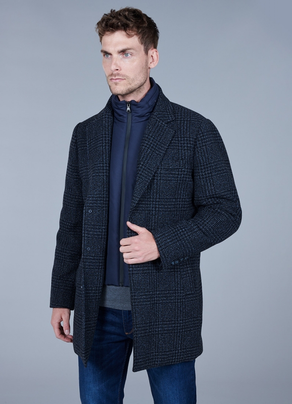 Coat with removable facing and tailored collar