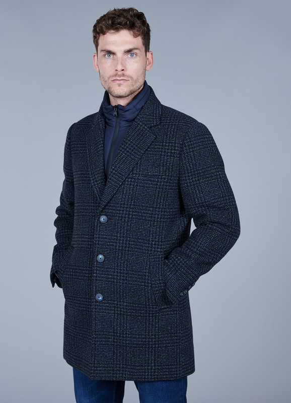 Coat with removable facing and tailored collar
