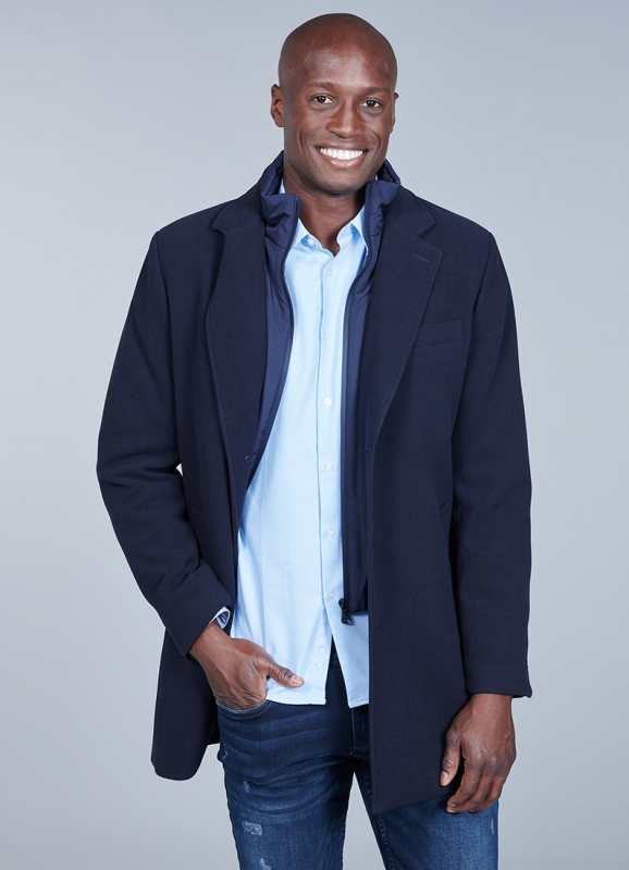 Coat with removable facing and tailored collar