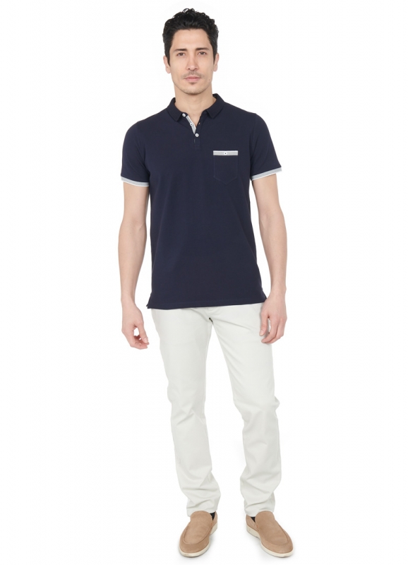 POLO PIQUE AVEC COL JACQUARD ET POCHE SUR LA POITRINE 