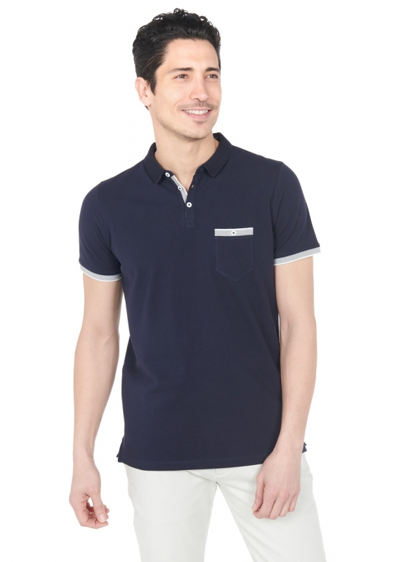 POLO PIQUE AVEC COL JACQUARD ET POCHE SUR LA POITRINE 