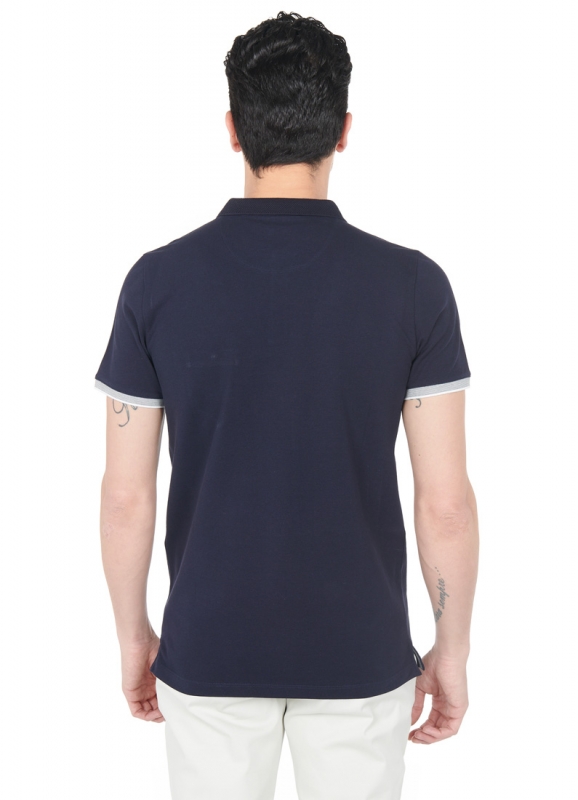 POLO PIQUE AVEC COL JACQUARD ET POCHE SUR LA POITRINE 