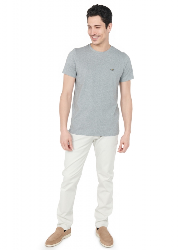 Tee shirt manches courtes avec broderie sur la poitrine