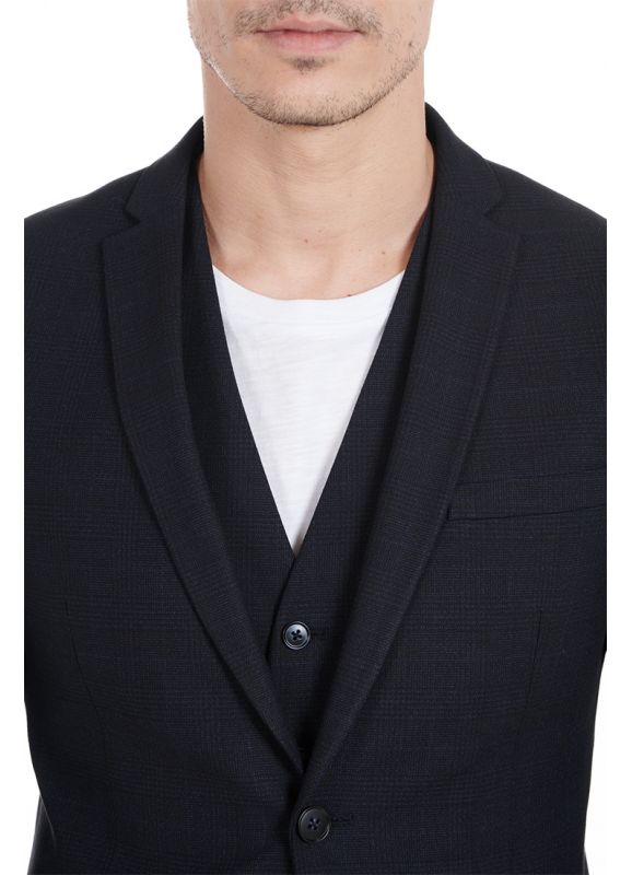 VESTE