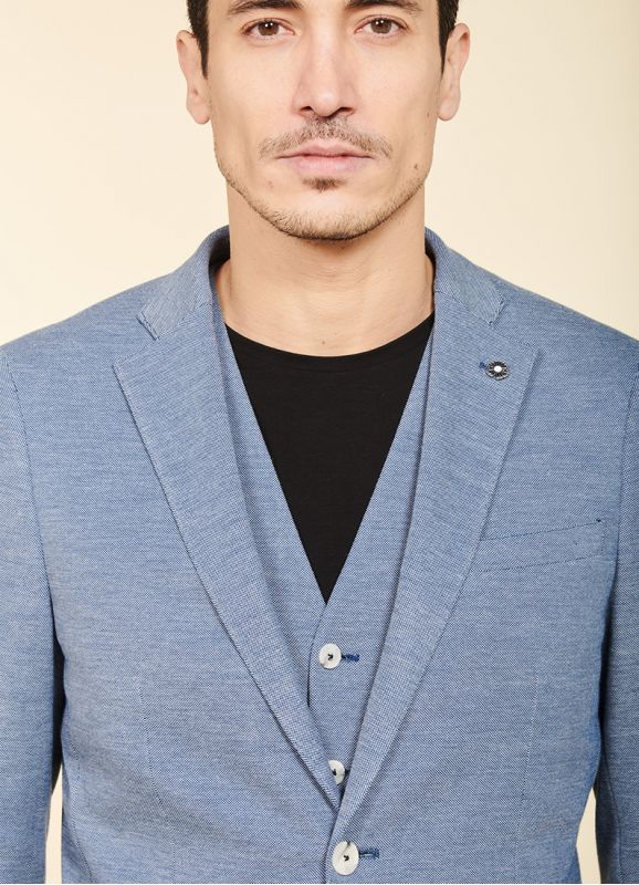 VESTE