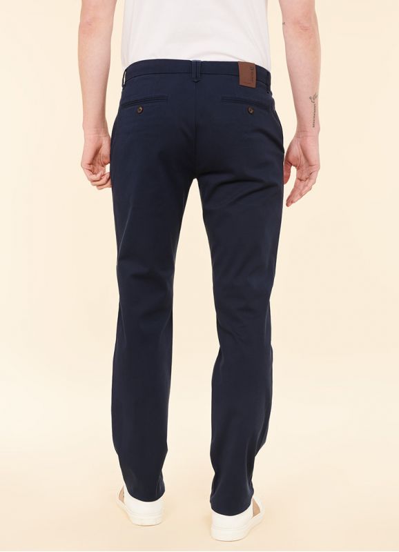 Pantalon chino en gabardine unie