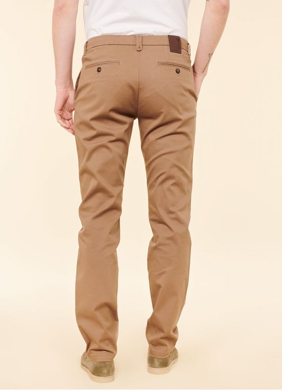 Pantalon chino en gabardine unie