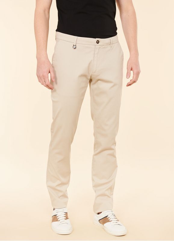 Pantalon chino en gabardine unie