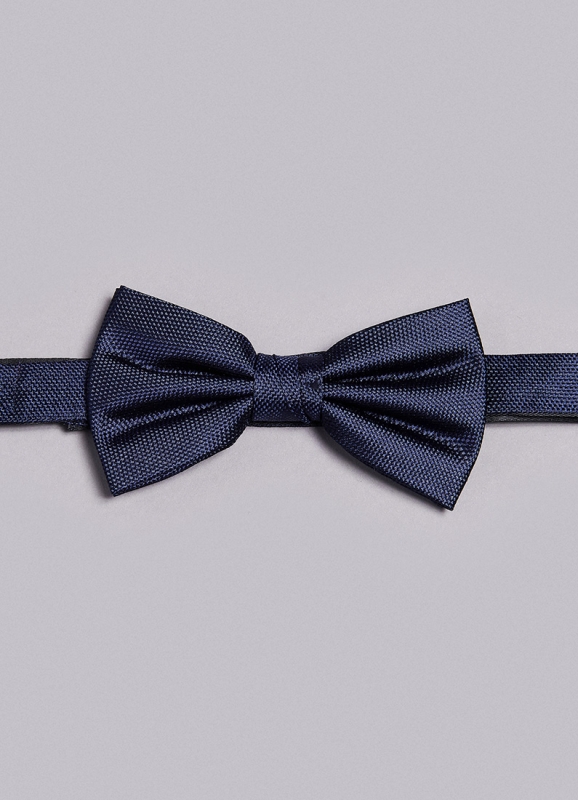 Plain bow tie