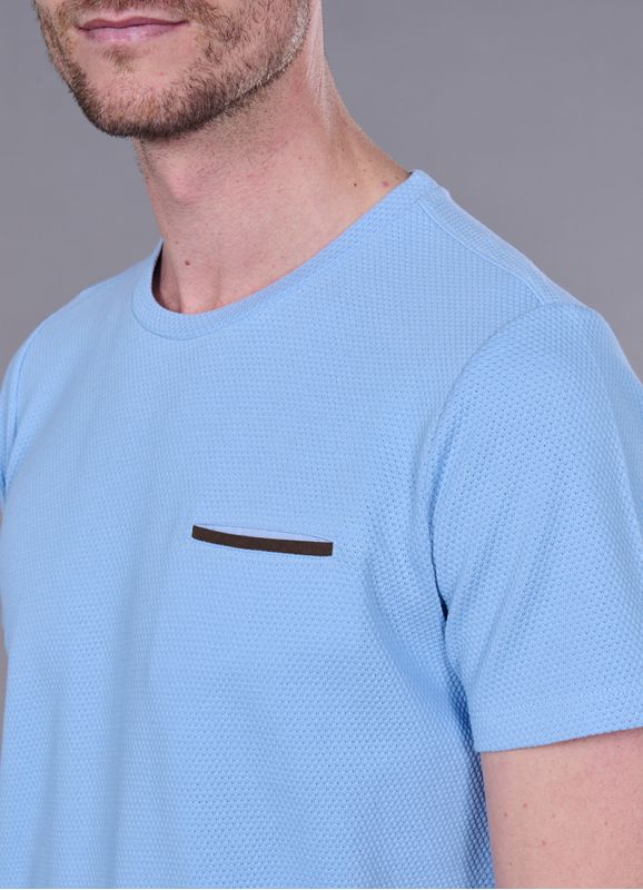 Round neck tee with chest pocket
