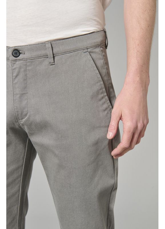 Low-rise city trousers in diamond dobby