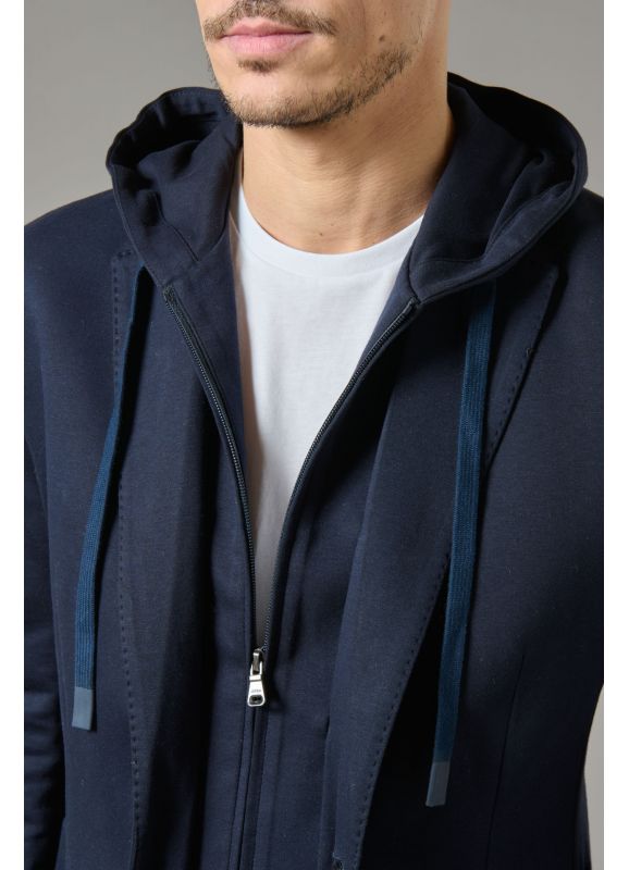 VESTE