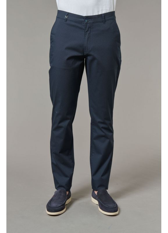 Stretch polycotton chinos with discreet design