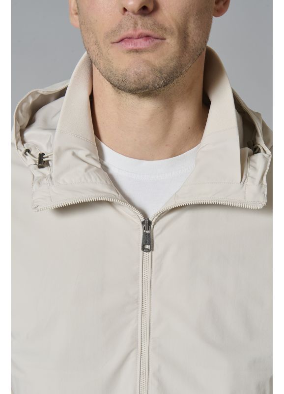 Blouson à capuche déperlant technique activewear Rundo