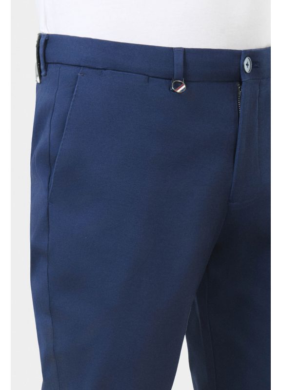 Pantalon ajusté en gabardine stretch classique