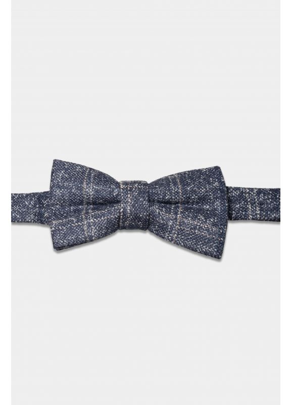 Adjustable flannel bow tie