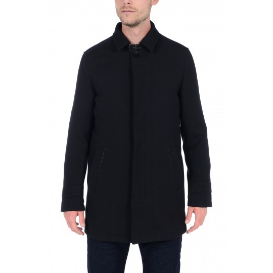 Fitted coat with interior removable quilted waistcoat Fitted coat with interior removable quilted waistcoat